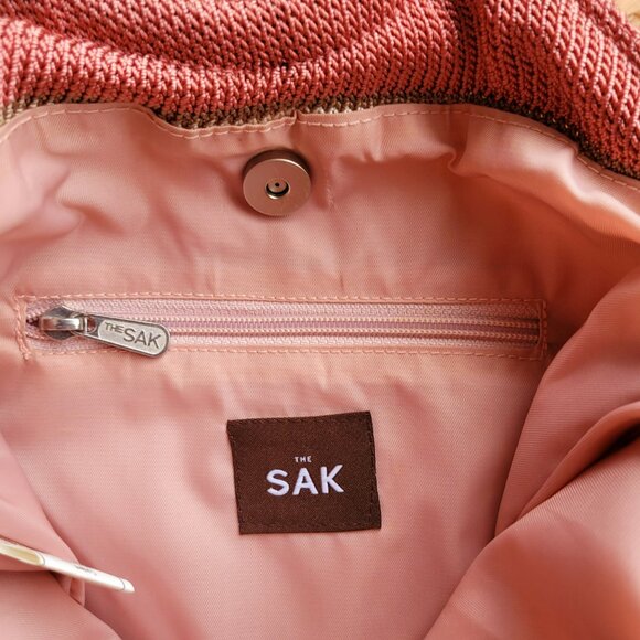 The Sak Knit Handbag Tote Faux Wood Ring Handles Cottage Beach Purse - Picture 5 of 11